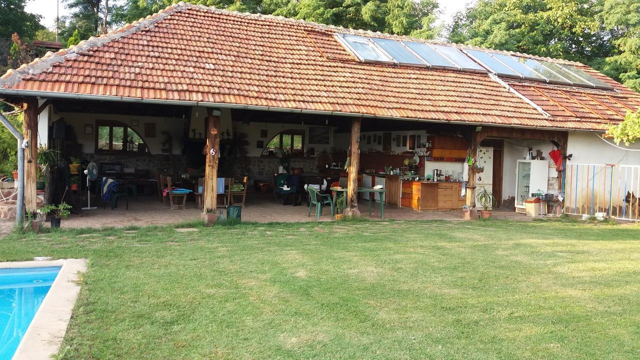 Chuchi Guest House 1 Zlatna Panega Екстер'єр фото