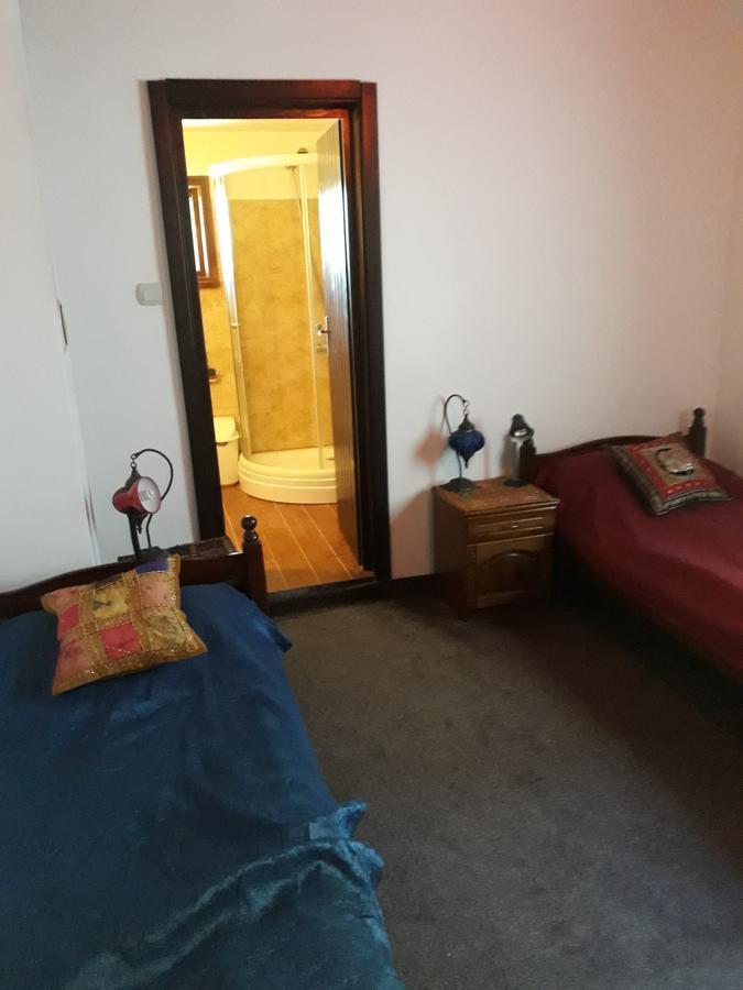 Chuchi Guest House 1 Zlatna Panega Екстер'єр фото