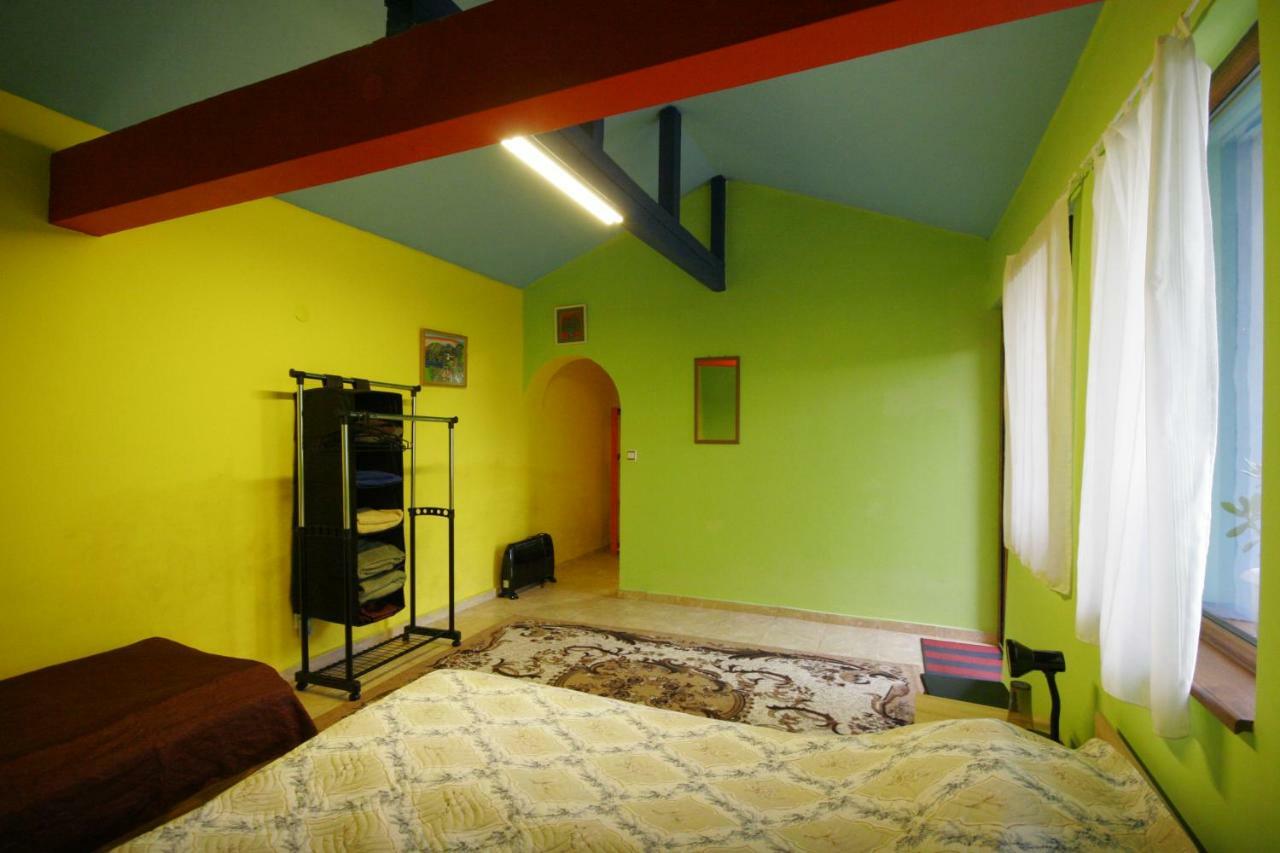 Chuchi Guest House 1 Zlatna Panega Екстер'єр фото