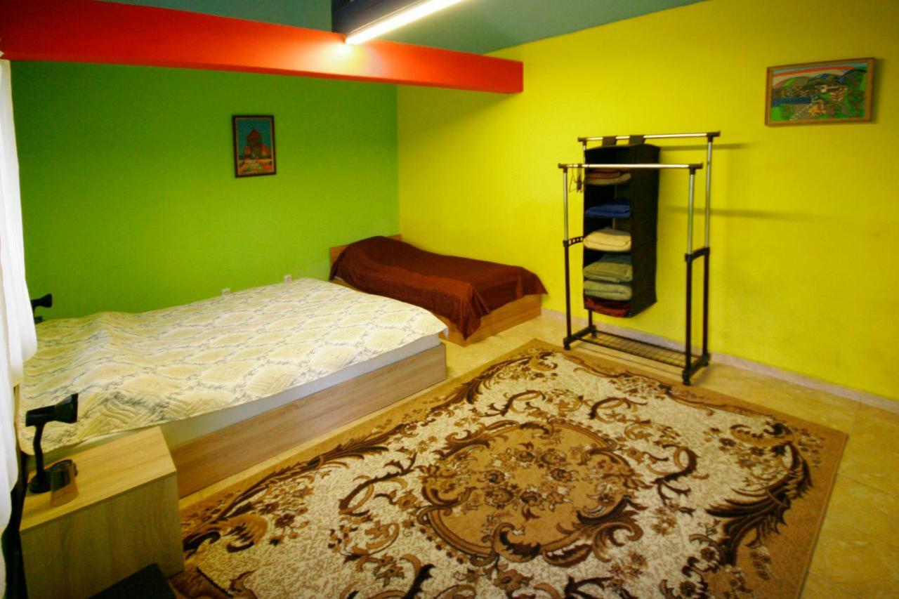 Chuchi Guest House 1 Zlatna Panega Екстер'єр фото