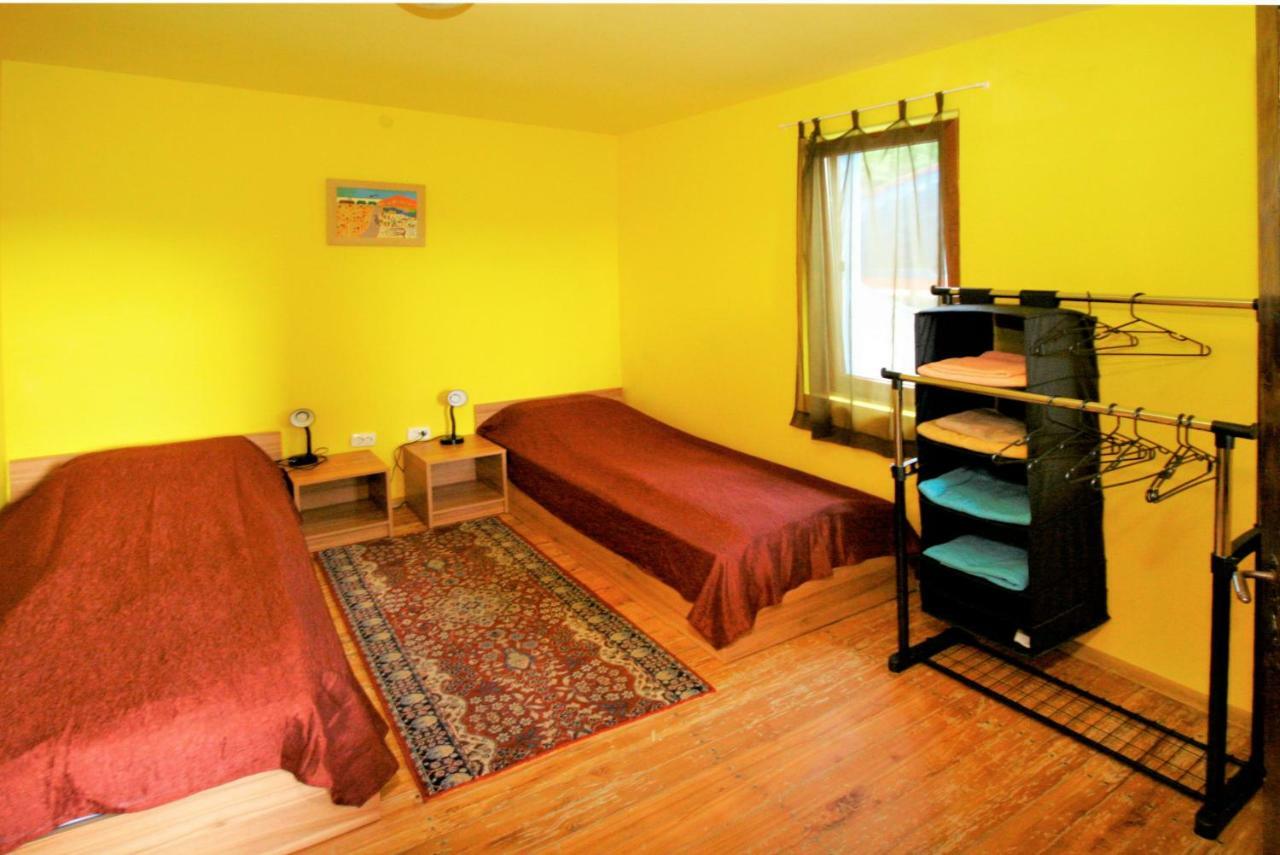 Chuchi Guest House 1 Zlatna Panega Екстер'єр фото